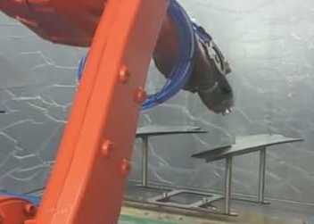 Porsche Cayenne E3</br> Seitenpaneele für Türsäulen, UV Clearcoat dualcure mit Hochrotationszerstäubung</br>
      Projektthemen: Unterstützung bei Entwicklung Lackierprozess, Anpassung Lacksystem für Anwendung, Taktzeitreduzierung, 
	  Reduzierung Staubeintrag